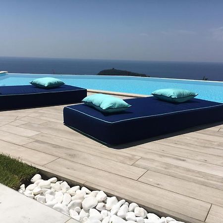Luxury Villa Blue&Blanc Piscina A Sfioro Isola Diamante Eksteriør billede