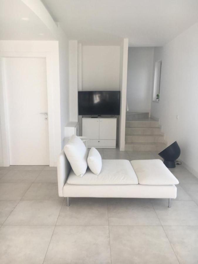 Luxury Villa Blue&Blanc Piscina A Sfioro Isola Diamante Eksteriør billede
