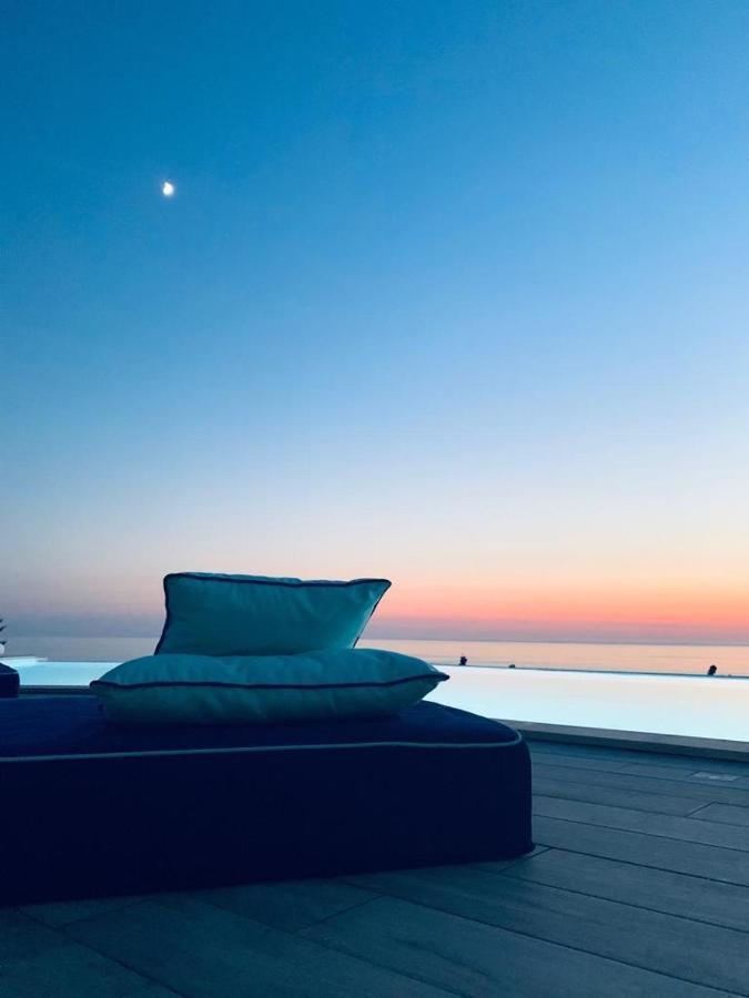 Luxury Villa Blue&Blanc Piscina A Sfioro Isola Diamante Eksteriør billede